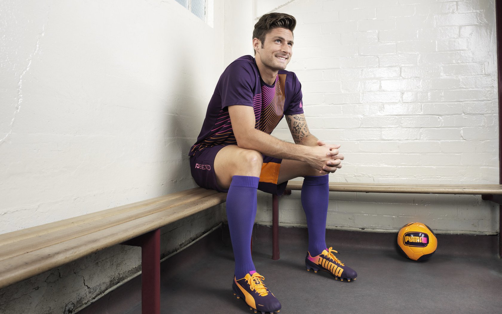 “青训营地举办技术大赛，发现潜力新星”，青训基地