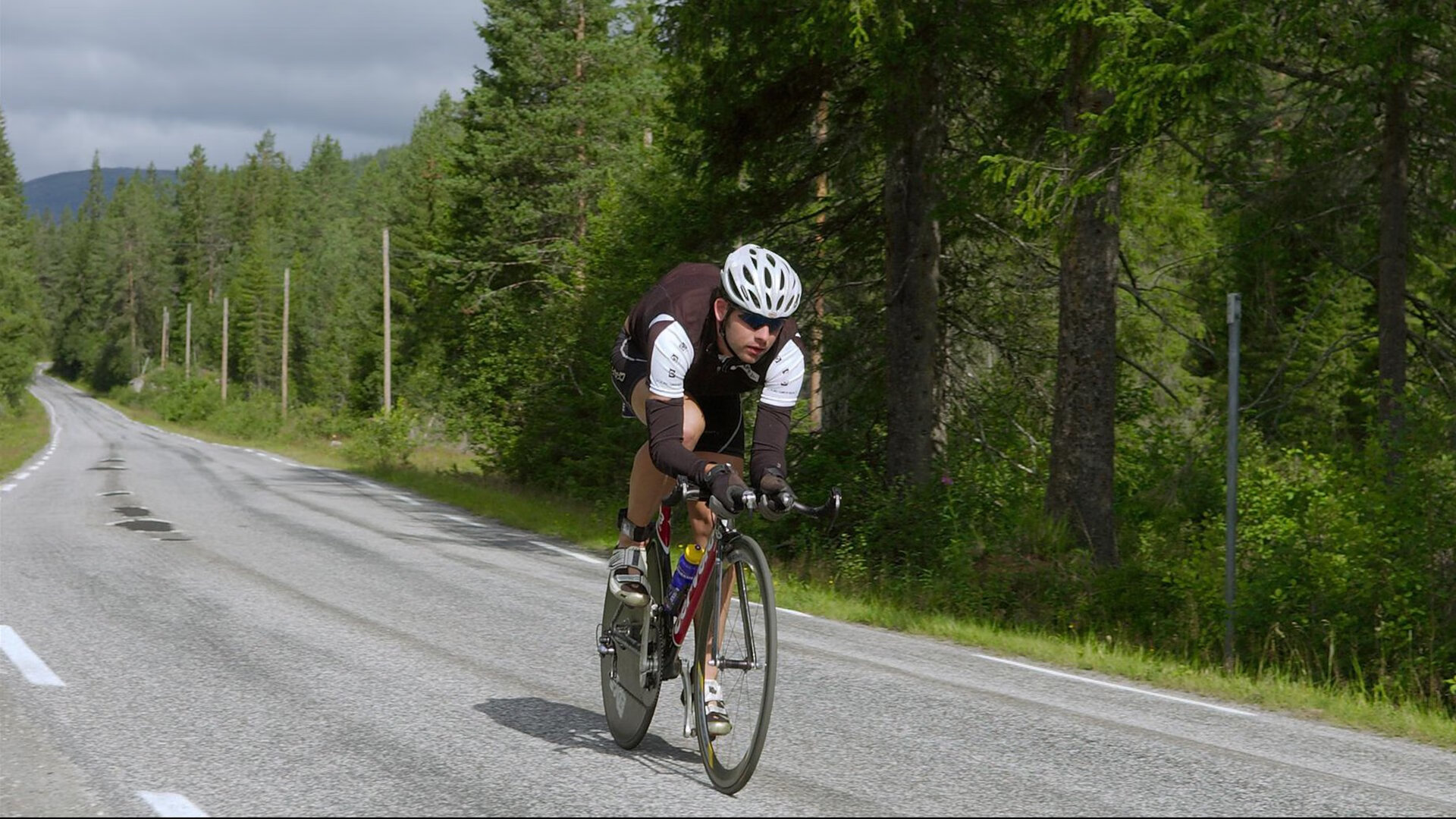 健美比赛：雕塑般躯体展示无尽活力，健美健身比赛